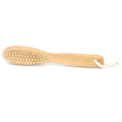 Brushing one's beard with our beard brush will ensure your facial hair stays in shape and maintained in a truly gorgeous condition.   Your beard brush is handcrafted from the highest quality Boar Hair Bristle and Pearwood. It is also strong and durable and will last a lifetime if properly cared for.  Dimensions 23,5 x 4,3 x 1,2 cm
