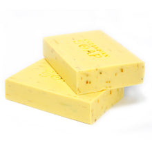 将图片加载到图库查看器，Carrot Seed &amp; Shea Butter Made with carrot seed essential oil and rich Shea Butter, with dried Chamomile petals, this soap has an warm earthy fragrance that may help you relax while nourishing your skin. Hand crafted using only sustainable Palm oil, age-old botanicals and pure aromatic oils, these almost mythical soaps will transform your daily wash into a cleansing ritual to be savoured. SLS and Parabens free.