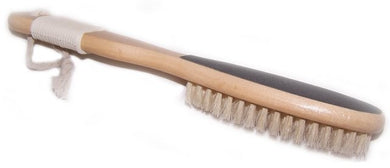 Keep your skin feeling radiant all Summer with our Brushes, and Scrubs.  This versatile and lightweight brush and file is perfect for a thorough scrub and polish for a bikini ready body this Summer.   Dimensions: 23.5 x 8 cm 