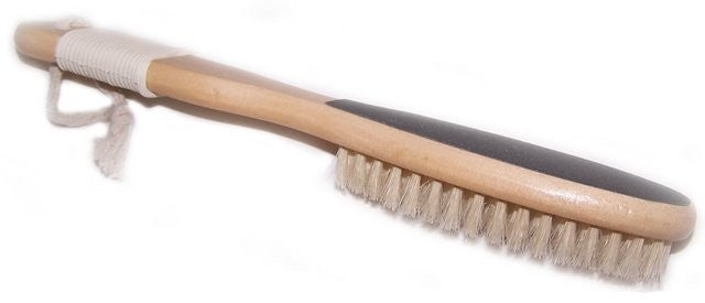Keep your skin feeling radiant all Summer with our Brushes, and Scrubs.  This versatile and lightweight brush and file is perfect for a thorough scrub and polish for a bikini ready body this Summer.   Dimensions: 23.5 x 8 cm 